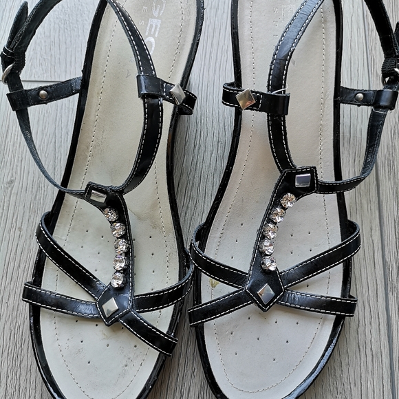 Women shoes - Picture 3 of 5